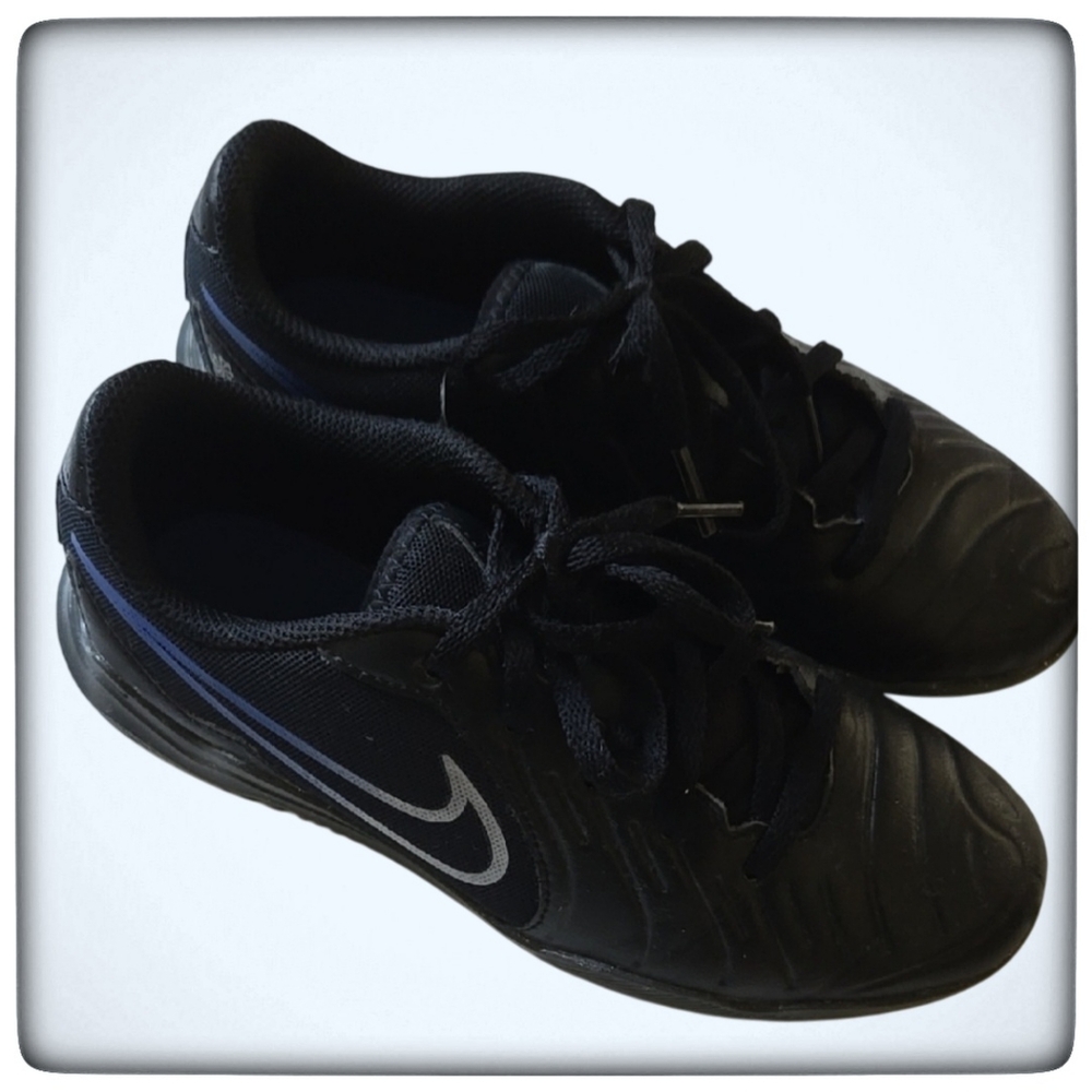 Nike Junior Tiempo Legend 10 Club IC Soccer Shoes-Size 2.5 Youth